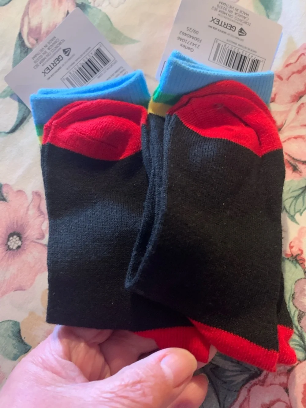 Kids Black Heart & Lightning Crew Socks with Red Toe Bundle Of 2 Size 10-13 - Picture 2 of 3